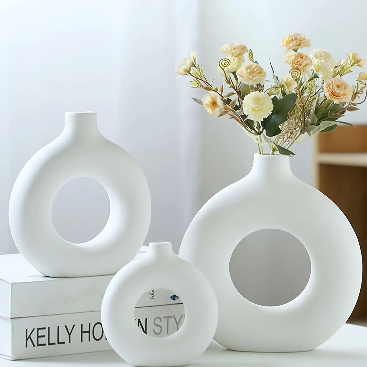 Eira Donut Ceramic Vase